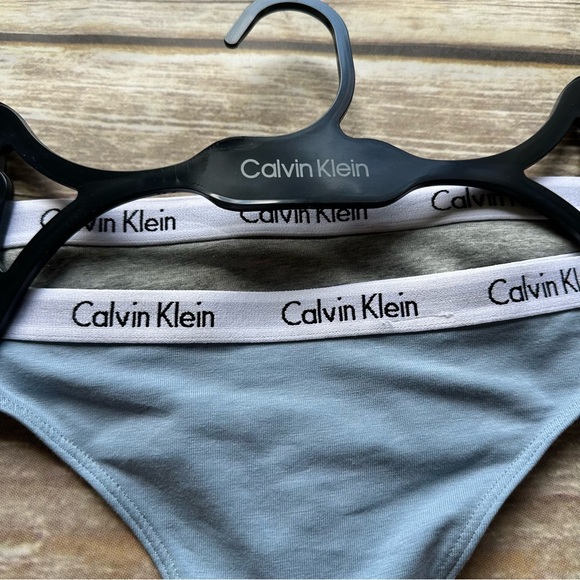 New Calvin Klein Cotton Thong Panties set of 2 - Picture 2 of 7